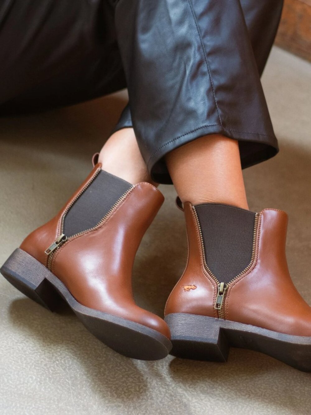 ROCKET DOG Brown Chelse Boots